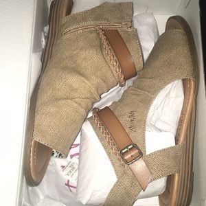 blowfish bombtastic wedge sandal